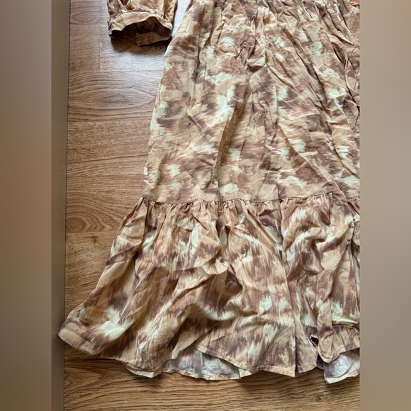 Tucker Long Sleeve Dress with Abstract Pattern in Brown and Cream 100% Silk - Picture 4 of 5